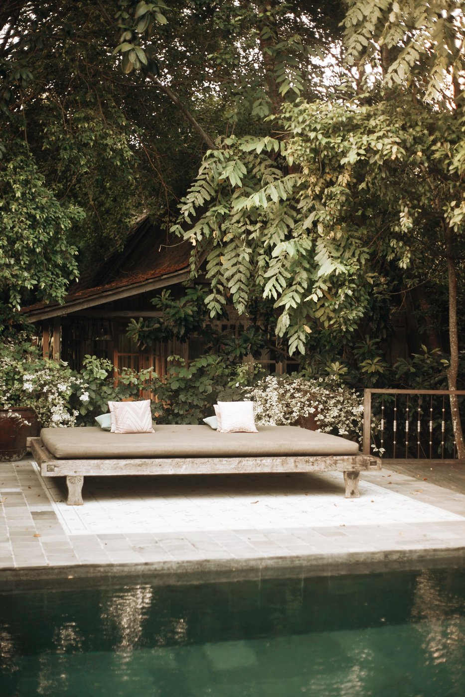 Original state — Pool lounge area